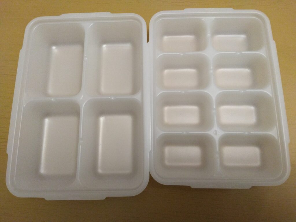 西松屋で買った小分け容器